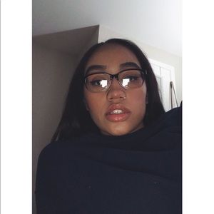 Meet your Posher, Nina